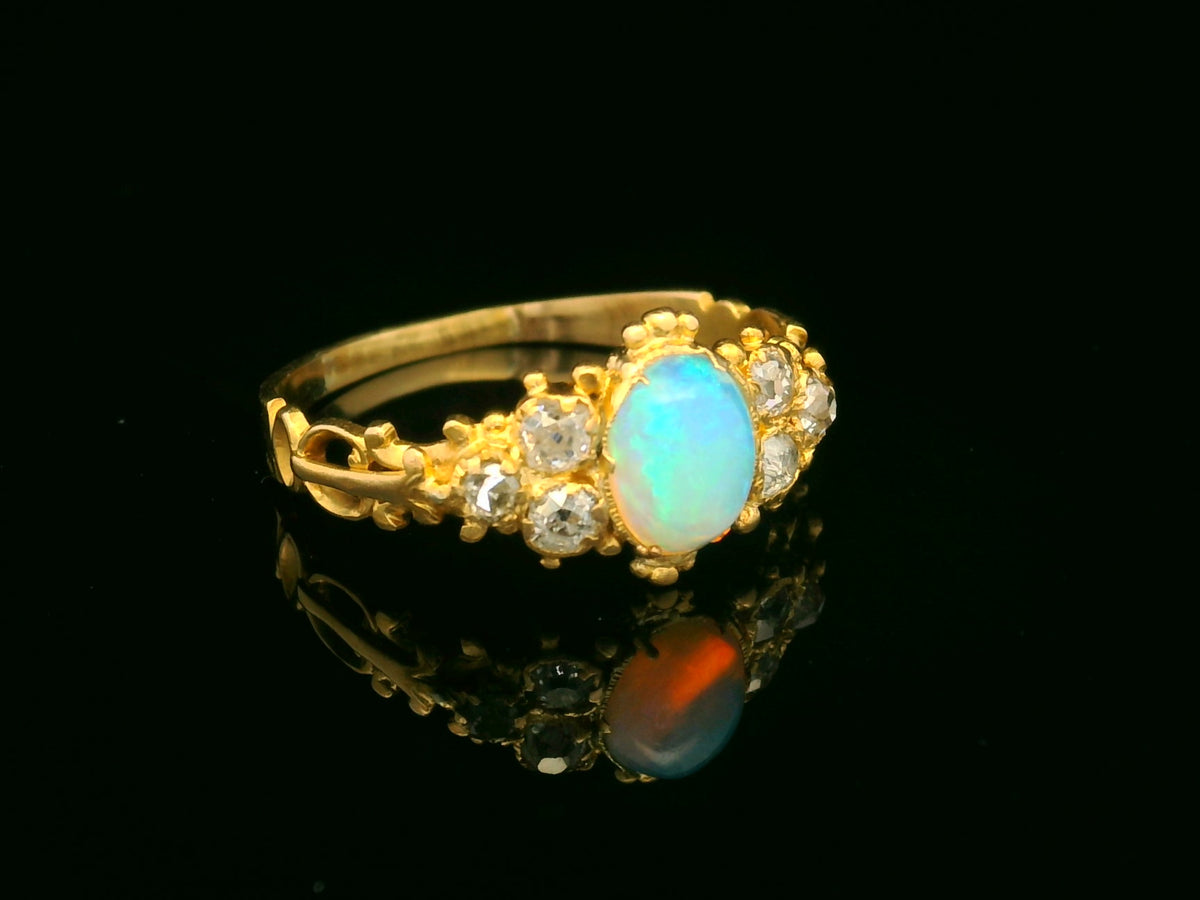 ANTIQUE GEORGIAN OPAL &amp; DIAMOND RING 18ct YELLOW GOLD