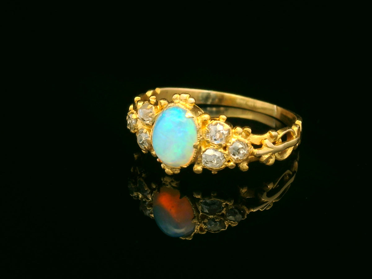 ANTIQUE GEORGIAN OPAL &amp; DIAMOND RING 18ct YELLOW GOLD