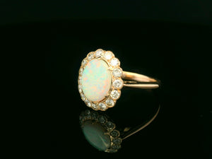 VINTAGE SOLID OPAL & DIAMOND HALO RING 18ct GOLD