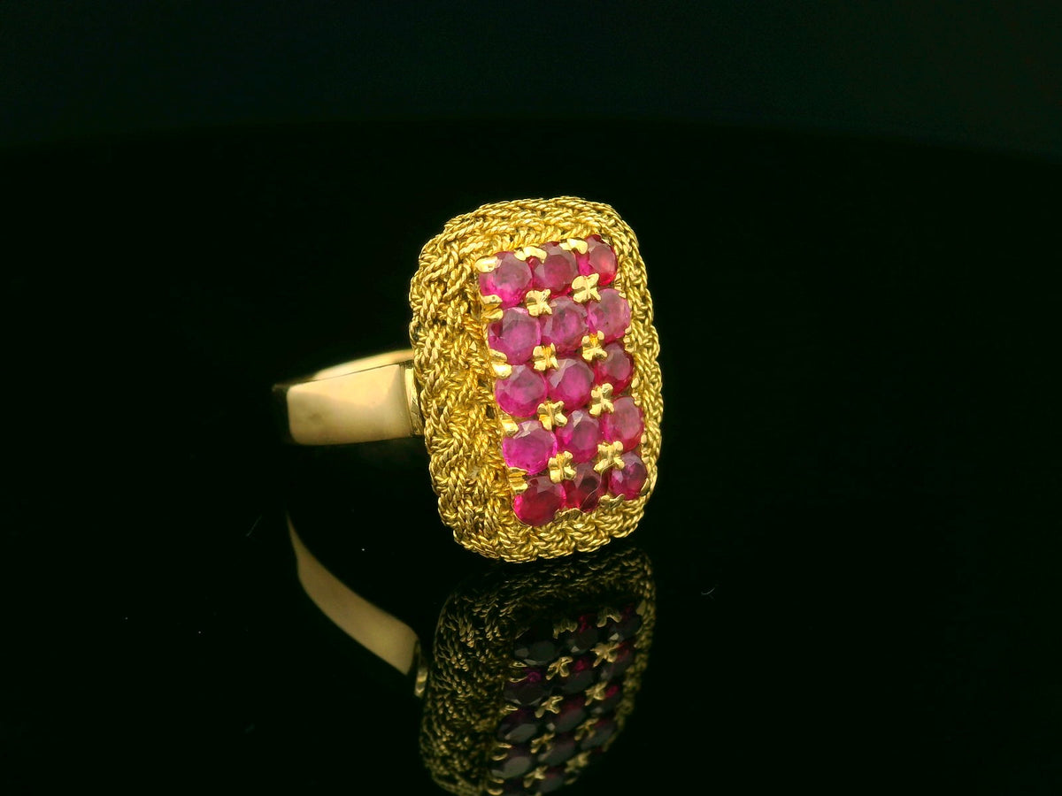 MID-CENTURY RUBY RING 18ct YELLOW GOLD