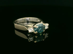 RETRO SAPPHIRE & DIAMOND RING 18ct GOLD & PLATINUM