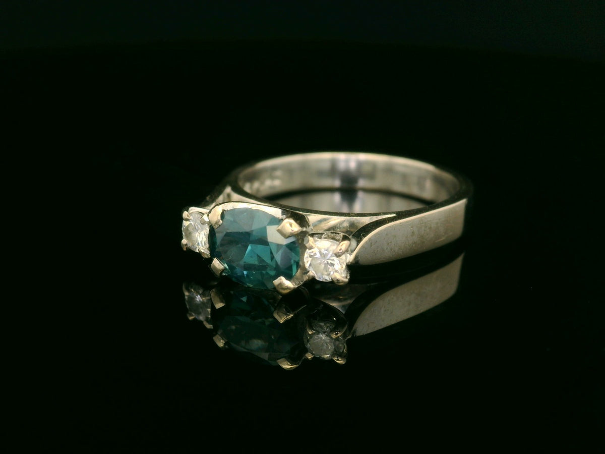 RETRO SAPPHIRE &amp; DIAMOND RING 18ct GOLD &amp; PLATINUM