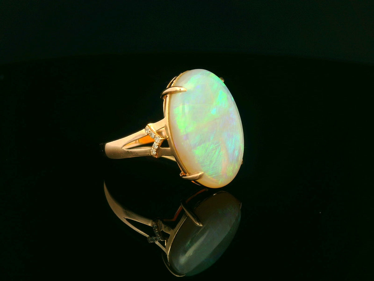 SOLID CRYSTAL OPAL &amp; DIAMOND RING 18ct GOLD