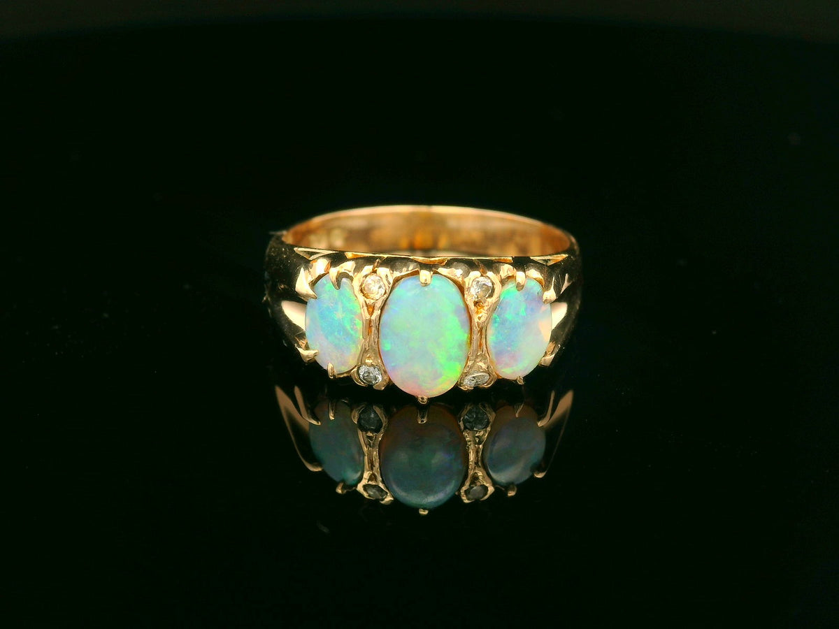 VINTAGE SOLID OPAL &amp; DIAMOND RING 9ct GOLD