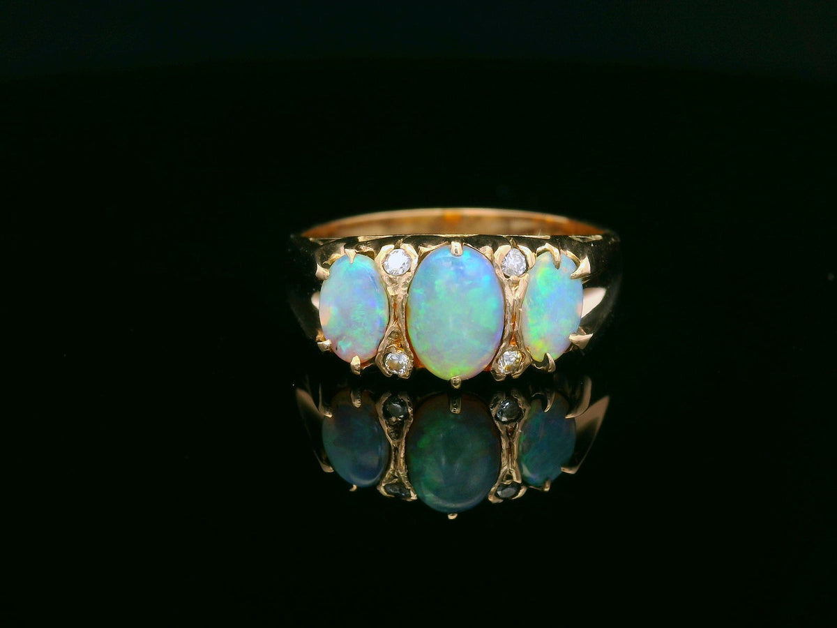 VINTAGE SOLID OPAL &amp; DIAMOND RING 9ct GOLD