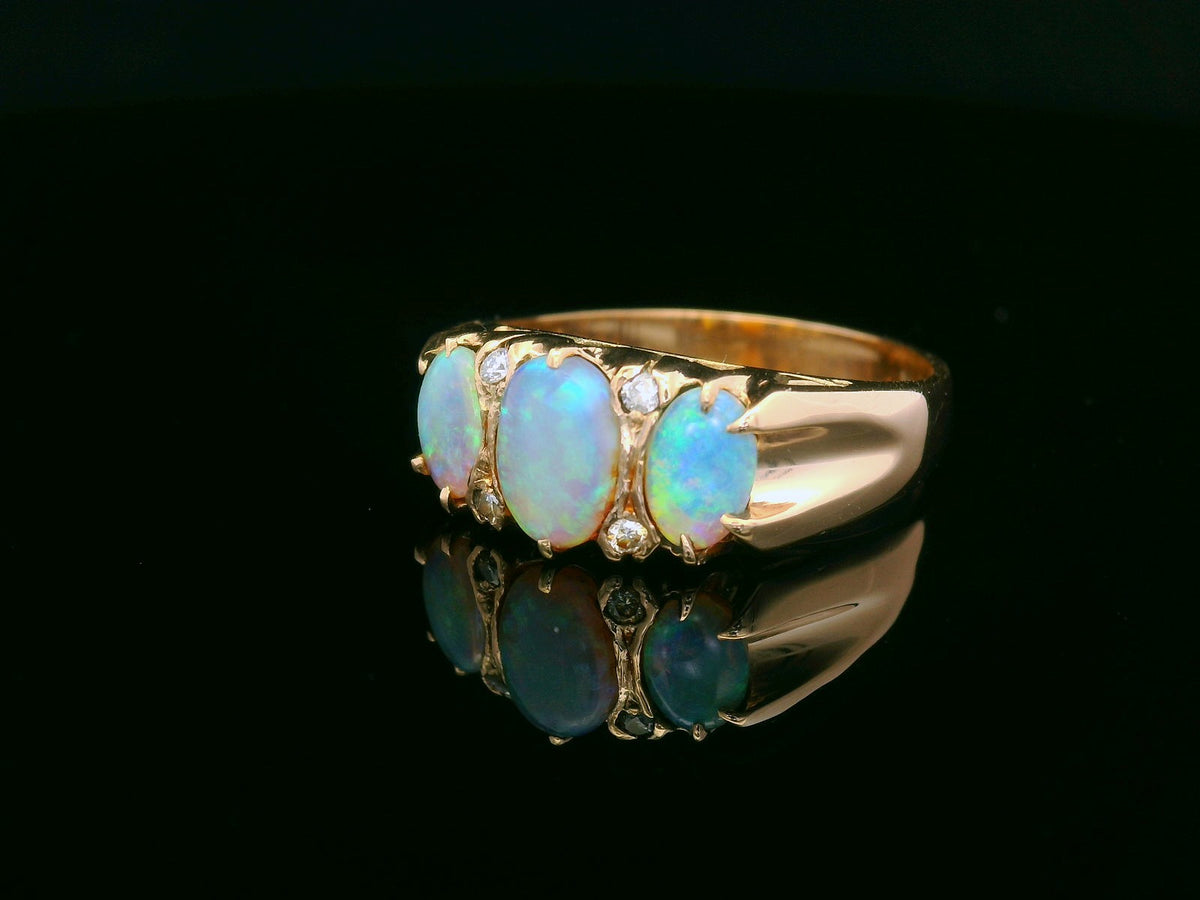 VINTAGE SOLID OPAL &amp; DIAMOND RING 9ct GOLD