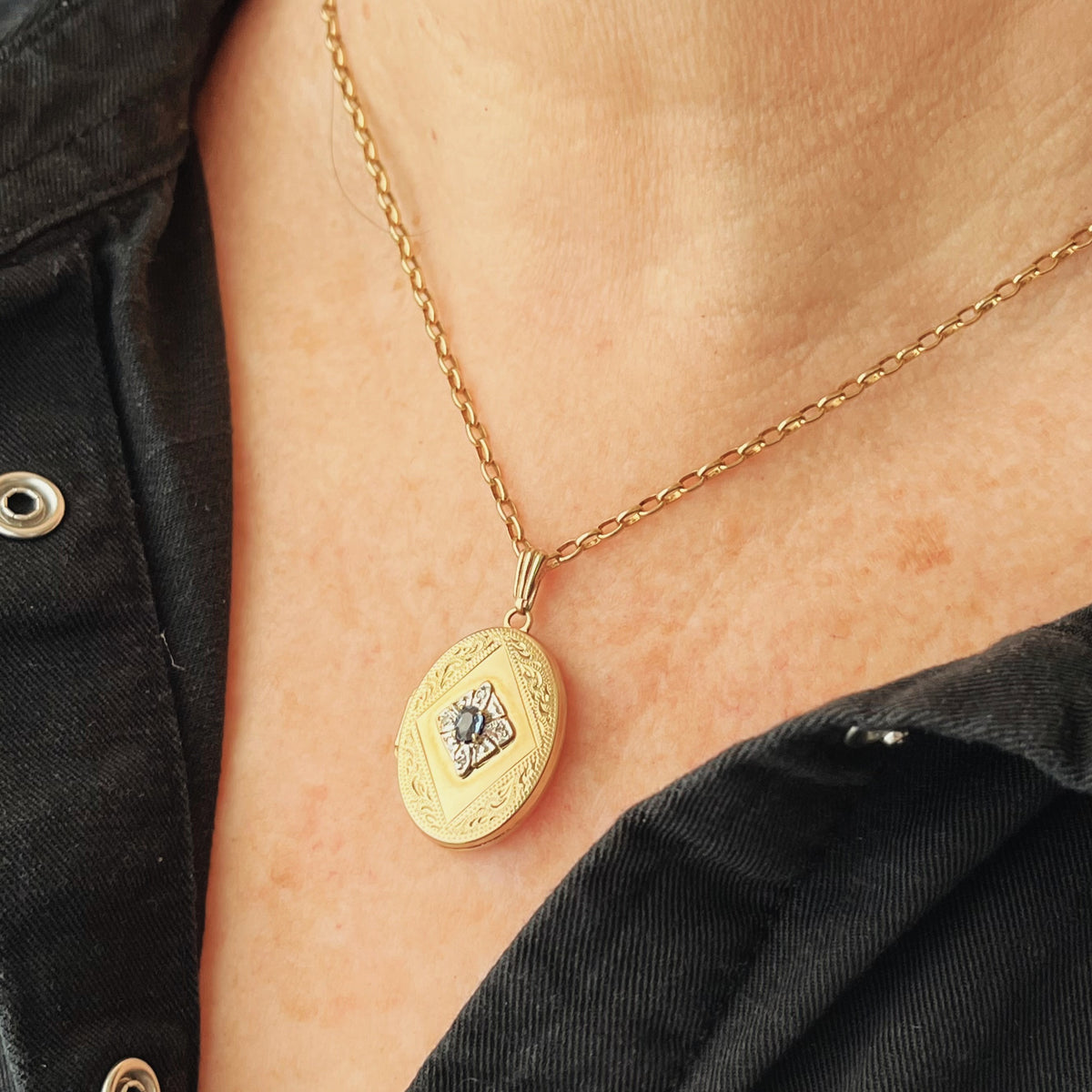 RETRO SAPPHIRE &amp; DIAMOND LOCKET 9ct GOLD