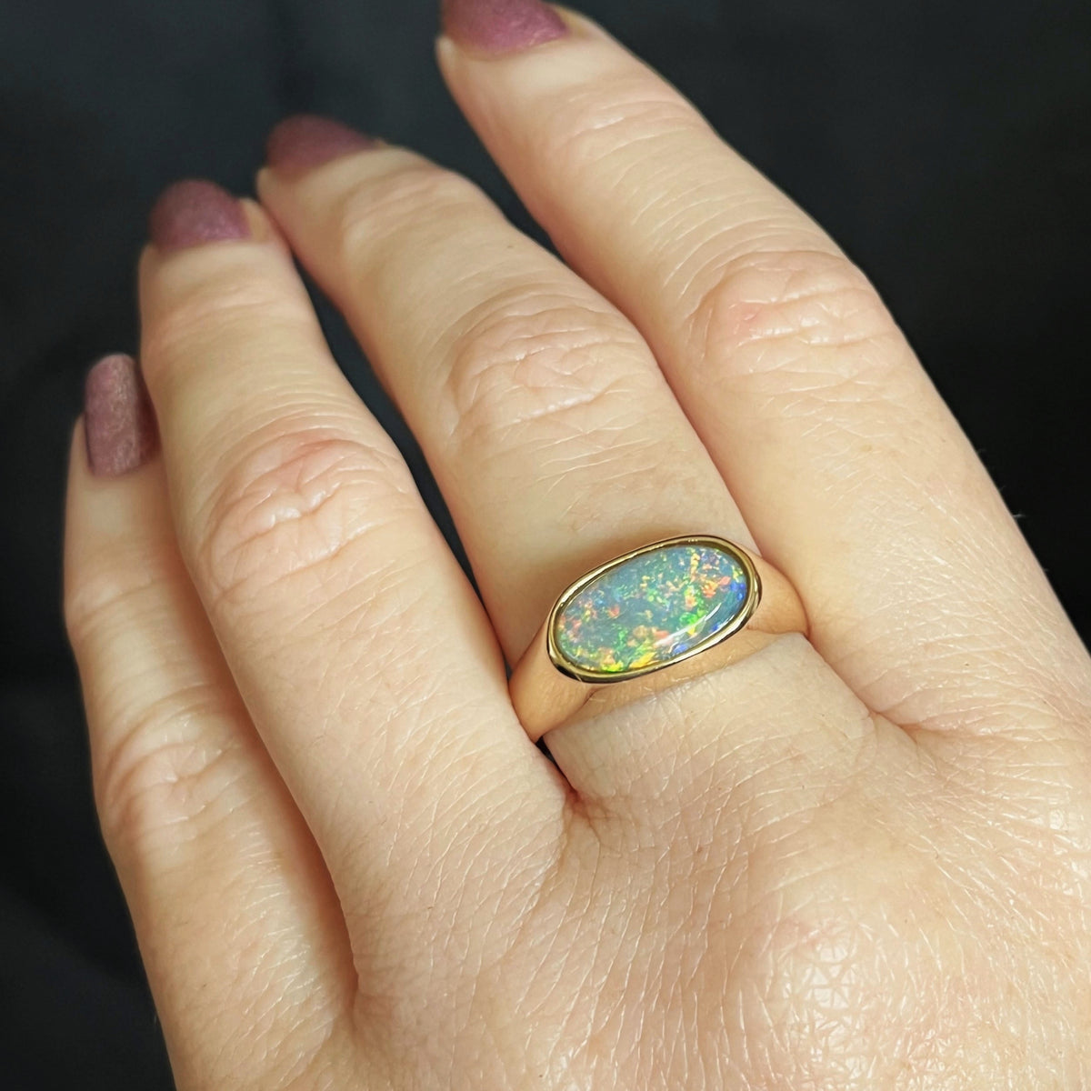 VINTAGE MID CENTURY c1960 SOLID WHITE OPAL 9ct YELLOW GOLD