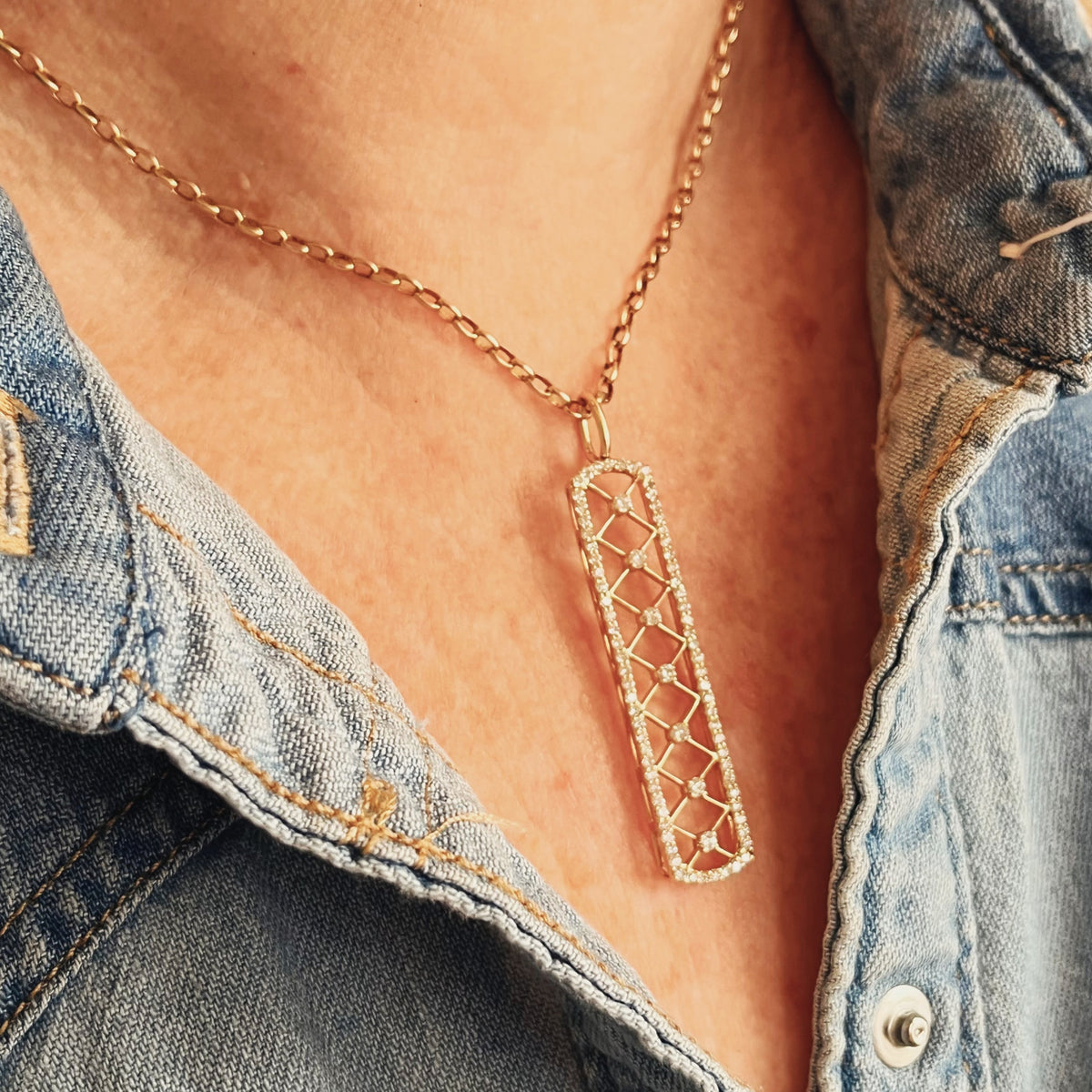 CONTEMPORARY .95ct DIAMOND PENDANT IN 18ct GOLD