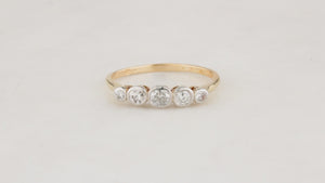ANTIQUE FIVE-STONE DIAMOND RING c1915 18ct GOLD & PLATINUM