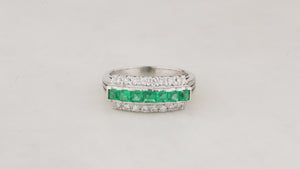 VINTAGE EMERALD & DIAMOND RING PLATINUM