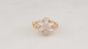 VINTAGE 1975 MOONSTONE FLOWER RING 9ct GOLD