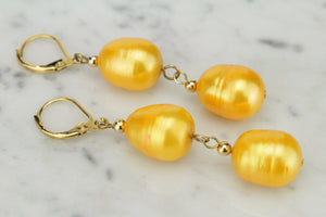 VINTAGE ESTATE CULTURED PEARL EARRINGS ON 14ct YELLOW GOLD