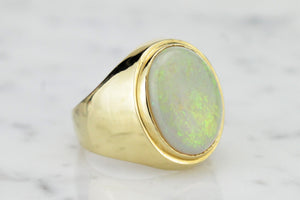 VINTAGE MID CENTURY SOLID AUSTRALIAN CRYSTAL OPAL RING ON 18ct YELLOW GOLD