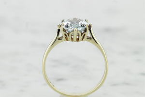 VINTAGE ESTATE AQUAMARINE RING ON 9ct YELLOW GOLD