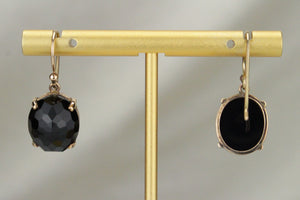 RETRO ESTATE ONYX EARRINGS ON 9ct YELLOW GOLD