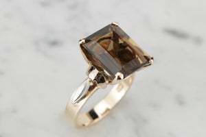 VINTAGE MID CENTURY c1960’s SMOKY QUARTZ COCKTAIL RING ON 9ct YELLOW GOLD