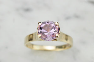 VINTAGE MID CENTURY c1960’s AMETHYST RING ON 9ct YELLOW GOLD