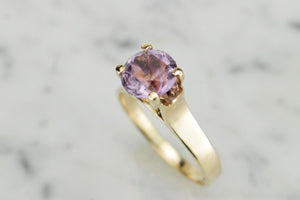 VINTAGE MID CENTURY c1960’s AMETHYST RING ON 9ct YELLOW GOLD