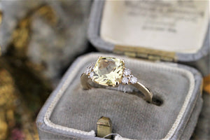 MODERN ESTATE HELIODOR & DIAMOND RING ON 14ct YELLOW GOLD