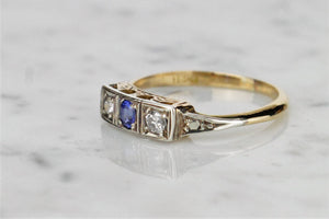 ANTIQUE ART DEC0 c1920 SAPPHIRE & DIAMOND TRILOGY RING ON 18ct YELLOW GOLD & PLATINUM