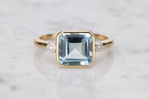 MODERN 3.6ct TOPAZ & DIAMOND RING ON 9ct YELLOW GOLD