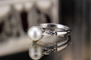 ORIGINAL ART DECO c1930 PEARL & DIAMOND RING ON 18ct WHITE GOLD