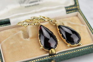 VINTAGE ESTATE GARNET EARRINGS ON 14ct YELLOW GOLD