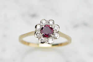 ART DECO c1930 RUBY & DIAMOND DAISY CLUSTER RING ON 18ct YELLOW & WHITE GOLD