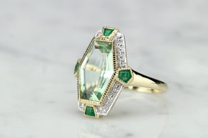 MODERN ART DECO STYLE 4.2ct PRASIOLITE, EMERALD & DIAMOND COCKTAIL RING ON 9ct YELLOW GOLD