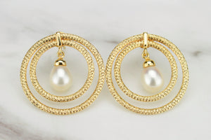 RETRO ESTATE ITALIAN PEARL EARRINGS ON 9ct YELLOW GOLD