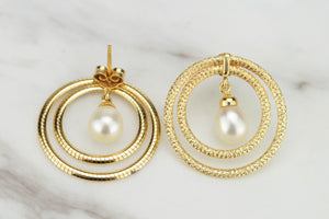 RETRO ESTATE ITALIAN PEARL EARRINGS ON 9ct YELLOW GOLD