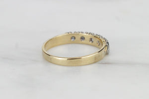 VINTAGE ESTATE FIVE STONE DIAMOND BAND RING ON 9ct YELLOW GOLD & PALLADIUM