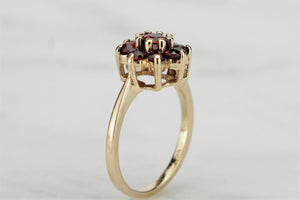 VINTAGE ESTATE GARNET CLUSTER RING ON 9ct YELLOW GOLD