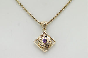 RETRO ESTATE AMETHYST LOCKET ON 9ct YELLOW GOLD