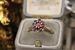 VINTAGE ESTATE GARNET CLUSTER RING ON 9ct YELLOW GOLD