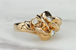 CONTEMPORARY ITALIAN DIAMOND RING ON 18ct YELLOW GOLD