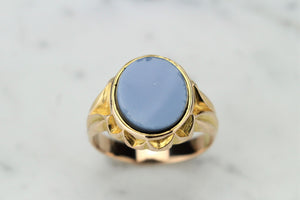 ANTIQUE VICTORIAN c1874 SARDONYX SIGNET RING ON 15ct GOLD