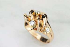 CONTEMPORARY ITALIAN DIAMOND RING ON 18ct YELLOW GOLD