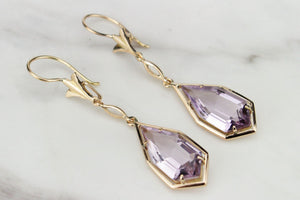 VINTAGE ESTATE KITE SHAPED AMETHYST EARRINGS ON 14ct YELLOW GOLD