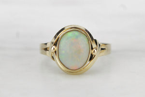 LATE ART DECO c1930-40 SOLID CRYSTAL OPAL RING ON 9ct YELLOW GOLD