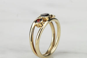 RETRO c1970 THREE STONE GARNET RING ON 9ct YELLOW GOLD