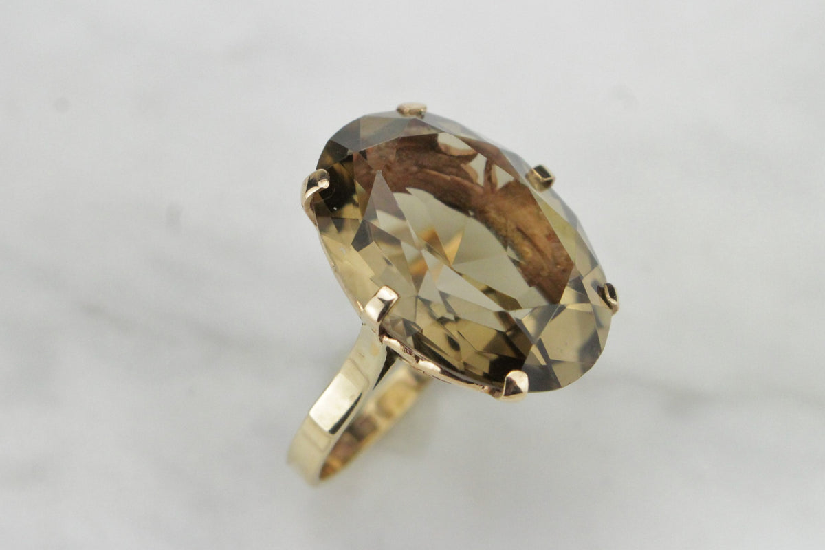 VINTAGE c1940’s 20ct SMOKY QUARTZ COCKTAIL RING ON 9ct YELLOW GOLD ...