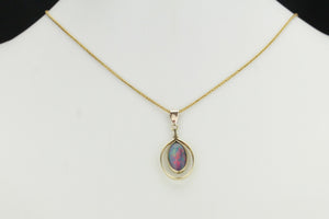 VINTAGE c1950 OPAL DOUBLET PENDANT ON 9ct YELLOW GOLD