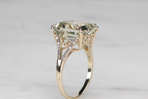 MODERN PRASIOLITE & DIAMOND COCKTAIL RING ON 9ct YELLOW GOLD