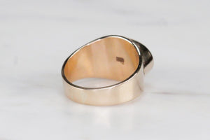 VINTAGE MID CENTURY c1960/70 ONYX SIGNET RING ON 9ct YELLOW GOLD