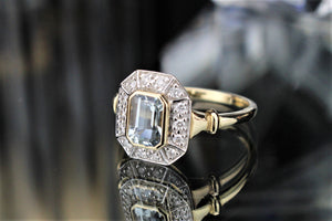 MODERN ART DECO STYLE 1.2ct AQUAMARINE & DIAMOND RING ON 9ct YELLOW GOLD