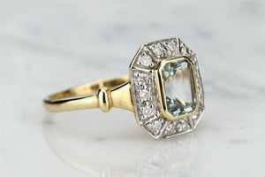 MODERN ART DECO STYLE 1.2ct AQUAMARINE & DIAMOND RING ON 9ct YELLOW GOLD