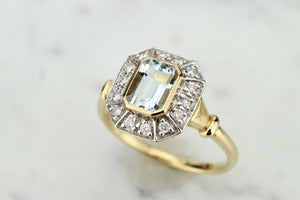 MODERN ART DECO STYLE 1.2ct AQUAMARINE & DIAMOND RING ON 9ct YELLOW GOLD