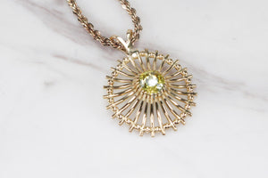 MID CENTURY c1960 YELLOW/GREEN SAPPHIRE PENDANT ON 18ct YELLOW GOLD